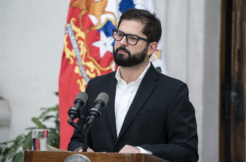 Expresidente Gabriel Boric es blanco de críticas por promesa incumplida del CAE durante su gobierno.&nbsp;