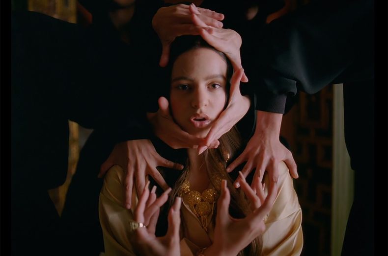 rosalia 2018 Pienso en tu mira billboard 1548.jpg