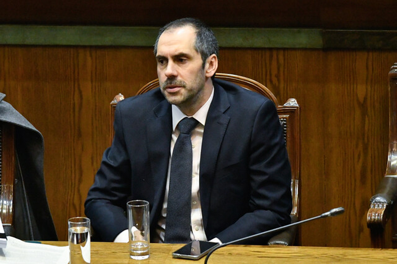 Exministro Nicolas Grau en el hemiciclo de la Cámara de Diputados durante la acusación constitucional en su contra. Créditos: Agencia Uno.&nbsp;