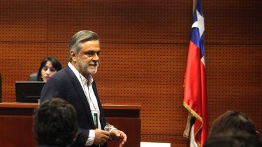 Longueira reaparece, habla de Jaime Guzmán y se burla de izquierda en proceso constituyente
