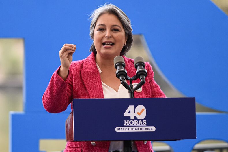 cadem 71 de los encuestados esta de acuerdo con la ley 40 horas.jpg