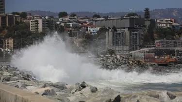 Atención veraneantes: Vuelven marejadas anormales desde Arica hasta el Golfo de Arauco por 3 días