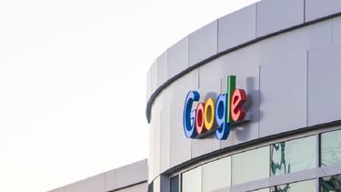 Demandan a la matriz de Google tras encubrir denuncias por acoso sexual contra dos de sus altos ejecutivos
