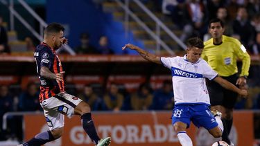 Palestina libre y Malvinas son argentinas: Los mensajes de los hinchas de la UC en el partido contra San Lorenzo