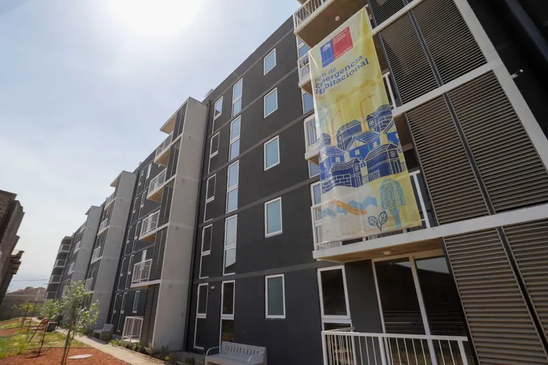 subsidio habitacional mujeres son el 69 de postulantes pero solo el 435 accede a credito hipotecario para comprar vivienda.webp