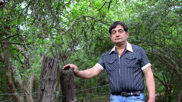 A mí nadie me va a sacar: Campesino que se negó a entregar sus tierras a empresario fue baleado por la policía y se quemó a lo bonzo