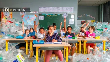 El Desconcierto | 18490 ninos rodeados de botellas plasticas.webp