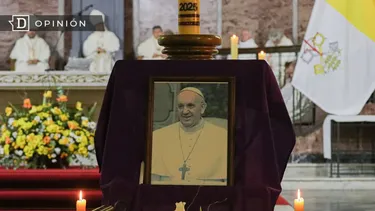 El Desconcierto | 14798 cuadro del papa francisco en una misa en su honor.webp