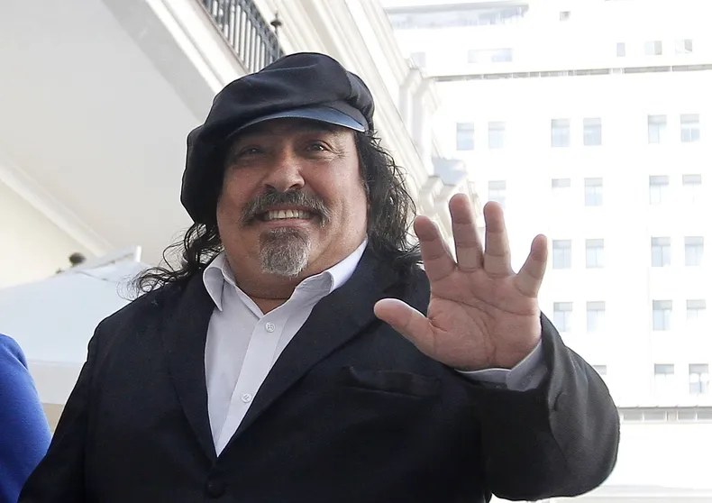 10467 negro pinera alta.webp