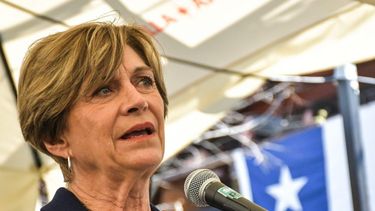 Matthei quedó segunda en carrera presidencial tras mostrarse A favor de nueva Constitución