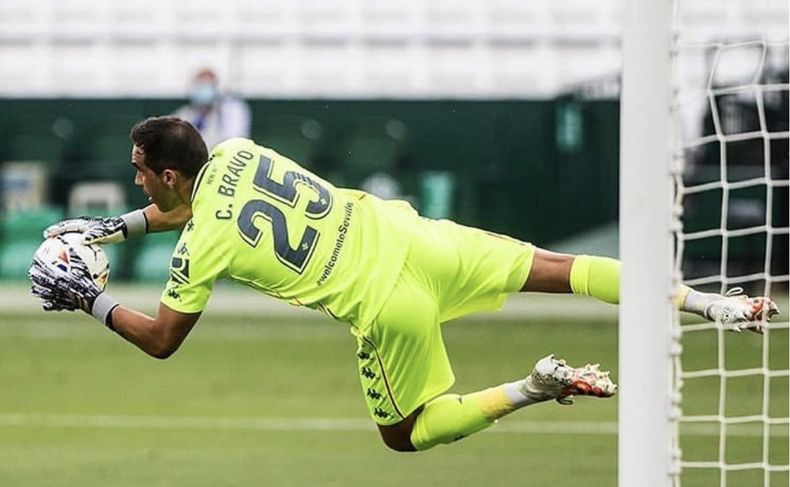 Claudio Bravo.jpg