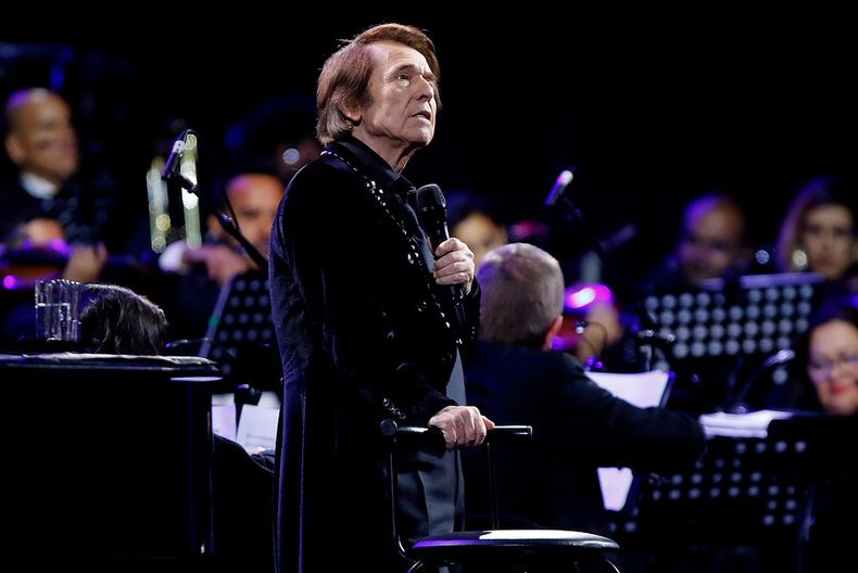 8923 a uno 1045233.jpg