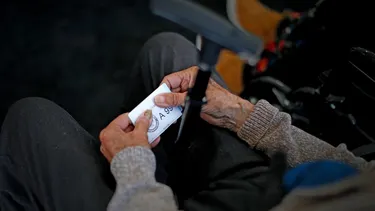 “Con la mamita, no”: Ex PDI transparenta cuánto detestan en la cárcel a quienes roban a la tercera edad