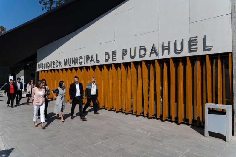 4456 biblioteca municipal de pudahuel.png