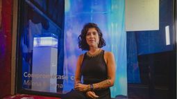 Artista expone su investigación del robo de anillos de compromiso durante la dictadura