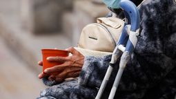 Chile llora una mejora de pensiones: La dramática historia de adulto mayor que intentó quitarse la vida