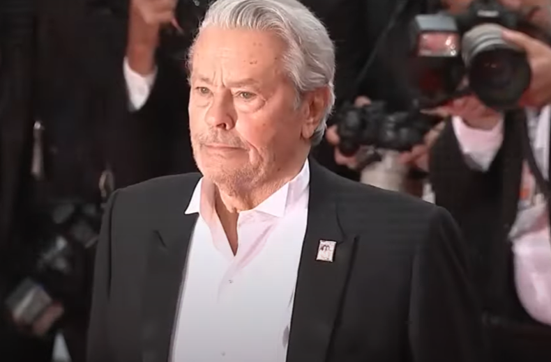 3230 alain delon.png