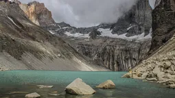 Rusos usaron cocinilla en zona prohibida de Torres del Paine: Pagarán $1 millón cada uno y no podrán ingresar a Chile por 3 años