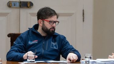 Boric llega a devastado Coltauco: El compromiso es por la reconstrucción entera