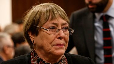 Bachelet entre las principales opciones para elecciones presidenciales según encuesta