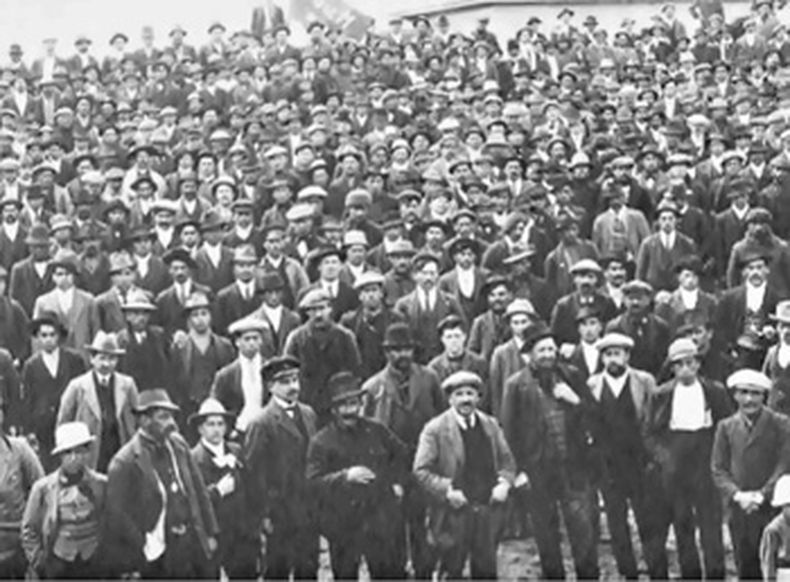 Marcha obrera en Punta Arenas 1920.jpg