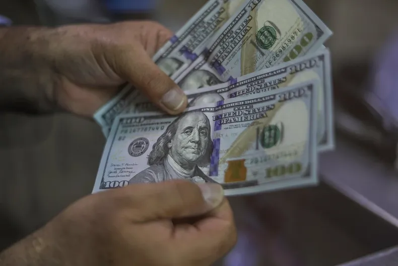 dolar supero los 1.000 en chile este martes  se espera alzas en legumbres, carne y electricidad.webp