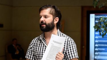 Gabriel Boric por almuerzo con Bolsonaro: Yo más bien participaría de protestas en su contra