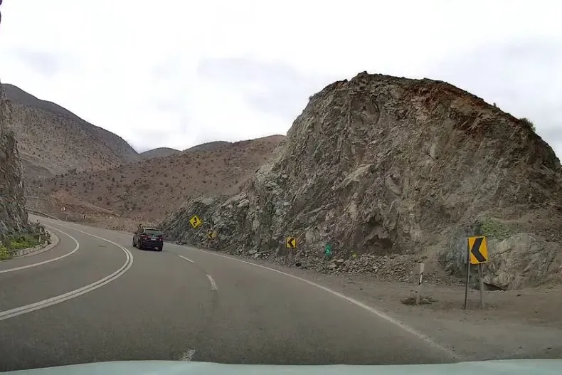 ruta de la muerte en taltal  provoco accidente con 2 fallecidos y corte obliga a empresa a indemnizar a hijos de victima.webp