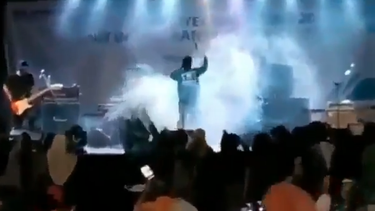 VIDEO| Registro muestra cuando el tsunami arrasó con una banda en vivo en un concierto en Indonesia