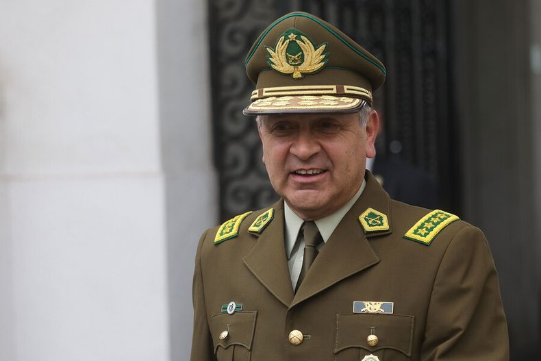 por conviccion personal general director de carabineros, ricardo yanez, presenta su renuncia.jpg