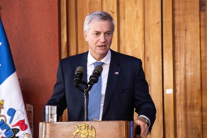 José Antonio Kast sigue bajando en las encuestas - Agencia Uno
