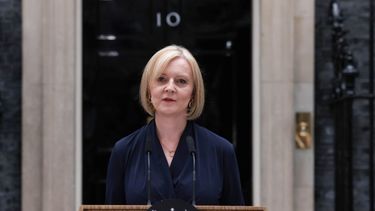 Truss, nueva ministra del Reino Unido, promete sacar a su país de la tormenta