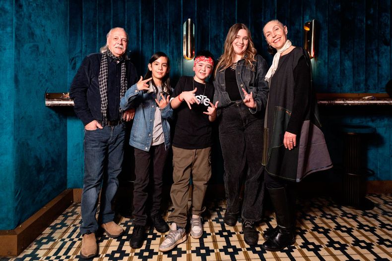 21014 losjaivas beca.jpg