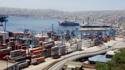 Imagen referencial sobre el puerto de Valparaíso en medio de un paro portuario - Agencia Uno