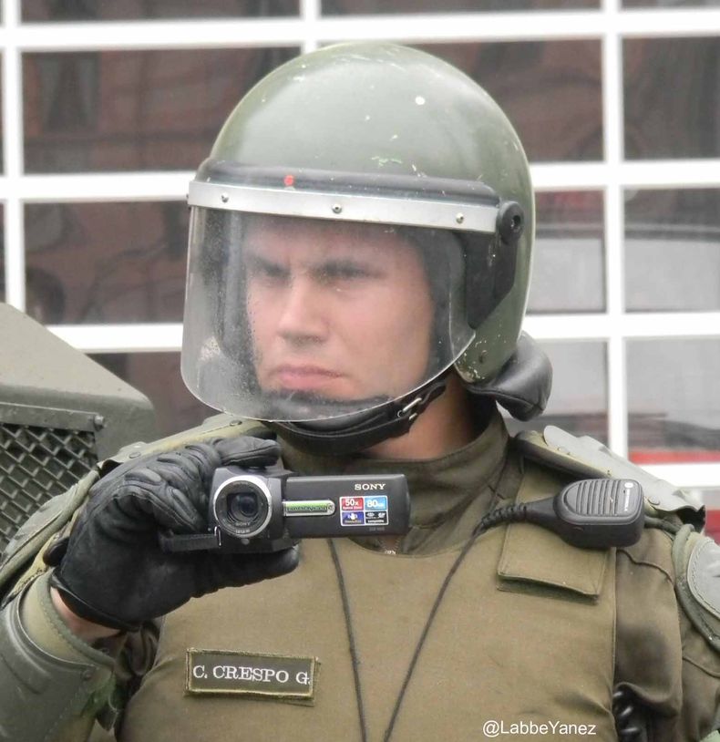 Crespo con camara copia 1.jpg