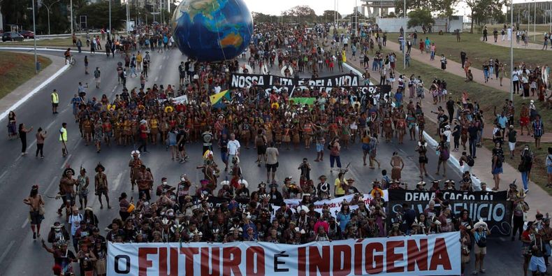 Elecciones Brasil indigenas Amazonia Brasilia Bolsonaro manifestacion_Alamy_1440x720 1.jpg
