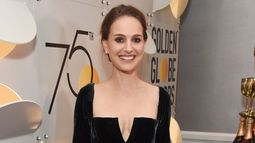 VIDEO| Y aquí están todos los hombres nominados: La aplaudida crítica de Natalie Portman al machismo de los Globos de Oro