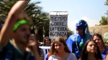El Desconcierto | 14052 marcha por el cambio climatico.webp