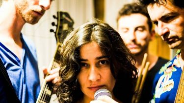 Matucana 100 presenta obra que recrea cómo viviría Violeta Parra en la sociedad actual en versión rock