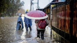 Las lluvias regresan a Santiago - Agencia Uno