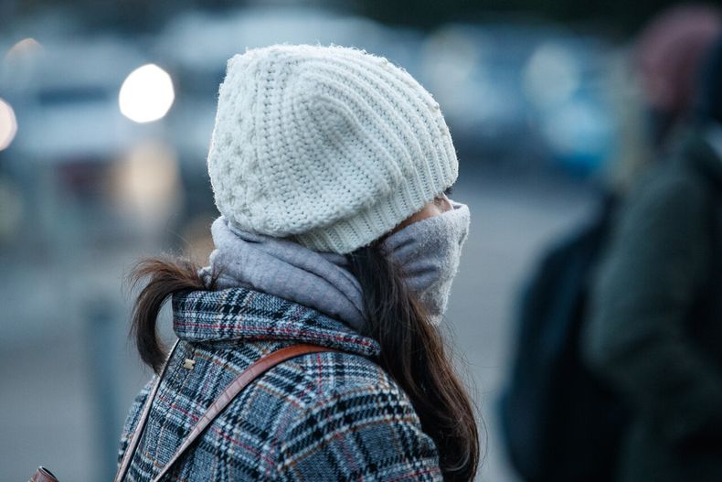 Masa de aire frío llega a Santiago - Agencia Uno