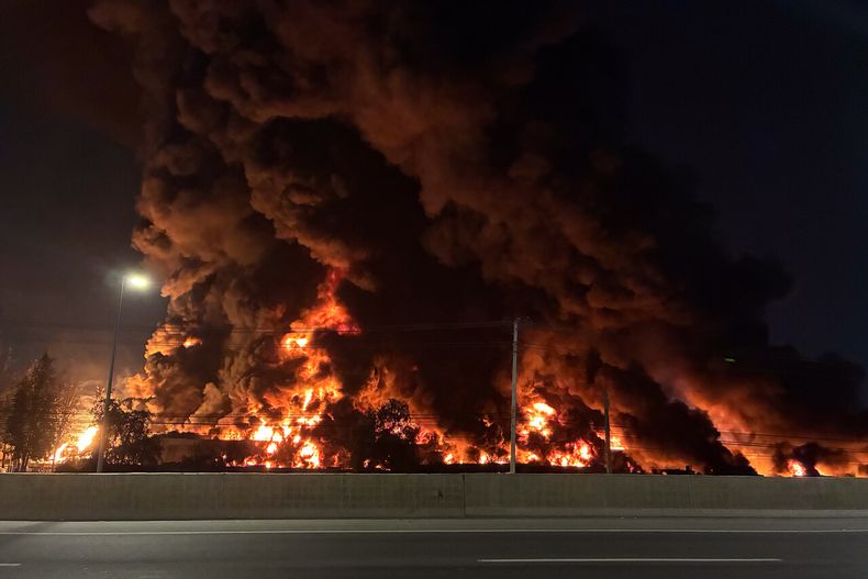 Incendio químico en Quilicura - Agencia Uno