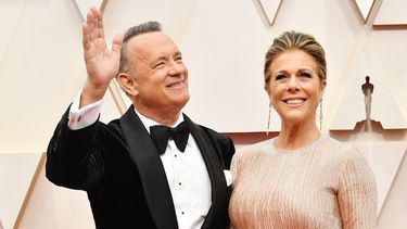 Tom Hanks publica selfie mostrando su estado con COVID-19