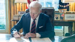 Biden reconoce errores en su primer año en el poder y predice ataque ruso a Ucrania