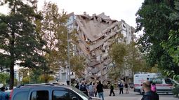 VIDEOS| Los impactantes registros que dejan el terremoto y tsunami en Izmir, Turquía
