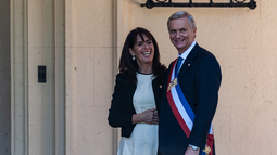 María Pía Adriasola junto a su esposo, el presidente José Antonio Kast. Créditos: Agencia Uno.