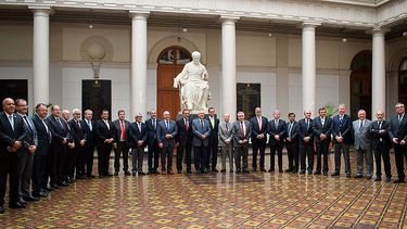 La decidora foto del Consejo de Rectores: Todos son hombres, ninguna mujer