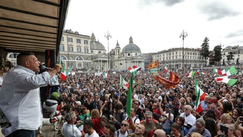roma_9_ottobre_piazza_popolo_castellino_no_green_pass_100mila.jpg