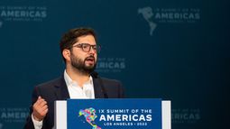 De izquierda, pero lejos del modelo populista: analistas evalúan el sello Boric en su gira