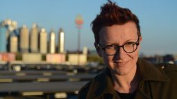Brigitte Vasallo, escritora y activista LGBTI: El poliamor neoliberal nos está convirtiendo en individuos aislados que vamos cada uno a su bola